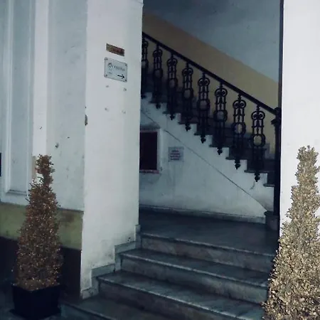 Central Nest 3* Napoli