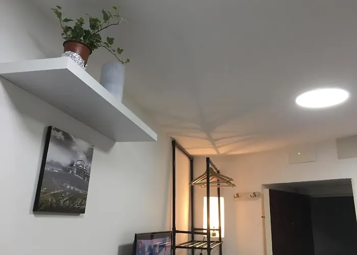 Bed & Breakfast Central Nest 3*