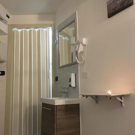 Central Nest Oda ve Kahvaltı Napoli