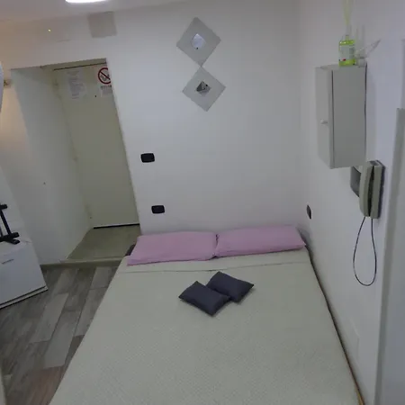 Central Nest 3* Naples